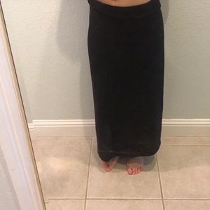 black maxi skirt